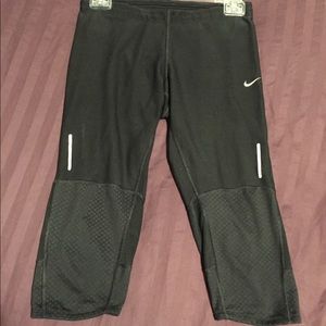 Nike DRI-FIT women’s capris